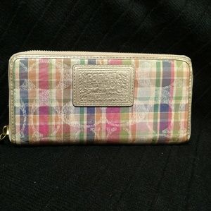 Plaid accordion classic C all around zip wallet